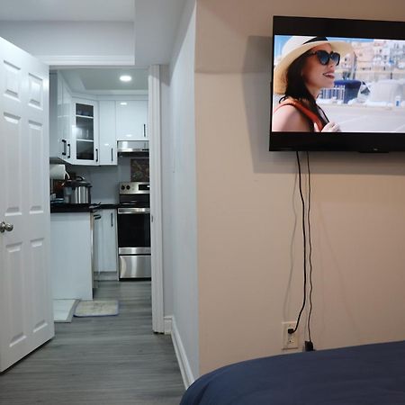 Garden 2 Bedroom Apt - Free Parking Wifi Laundry Workstation ブランプトン エクステリア 写真