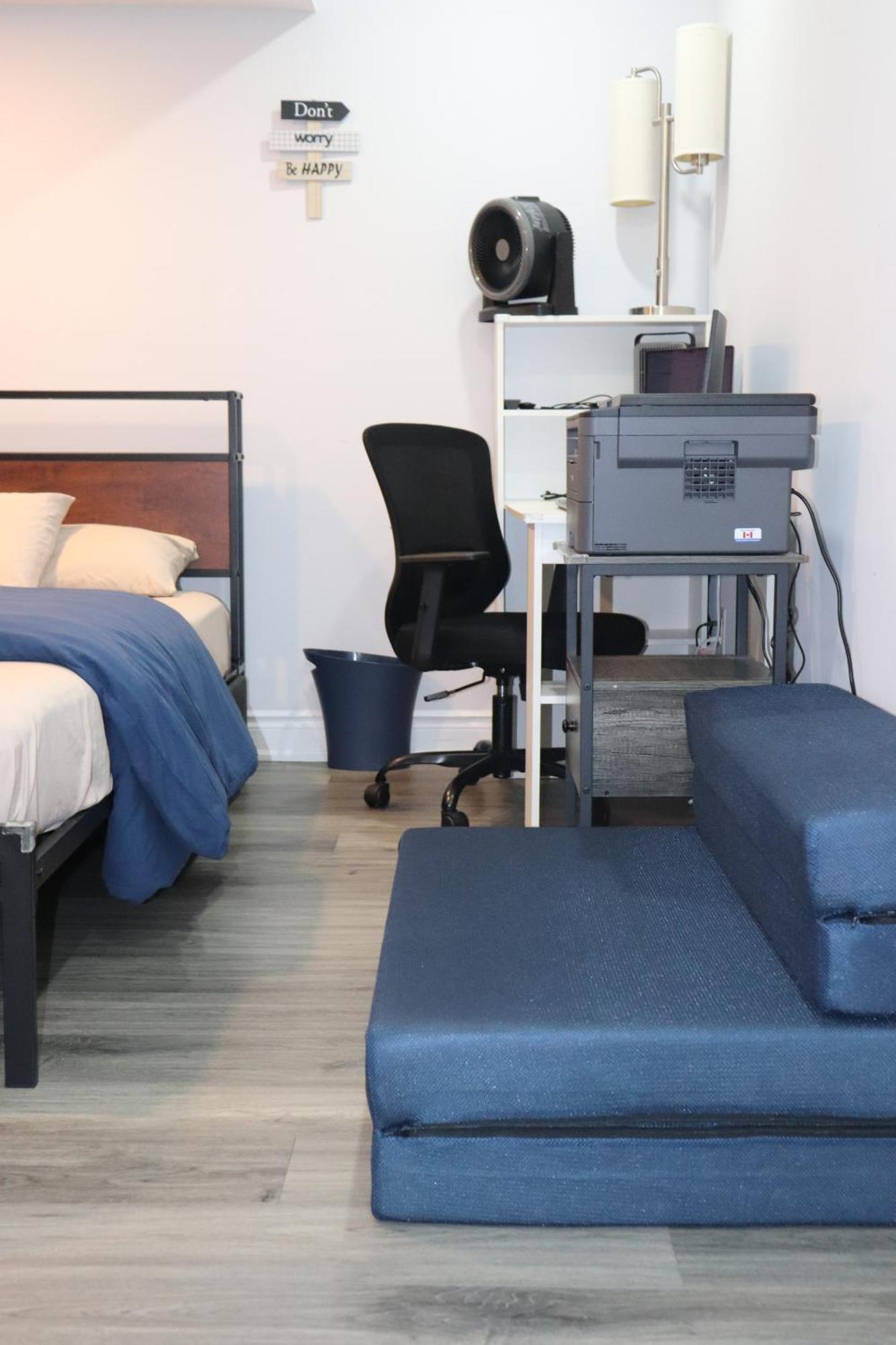 Garden 2 Bedroom Apt - Free Parking Wifi Laundry Workstation ブランプトン エクステリア 写真